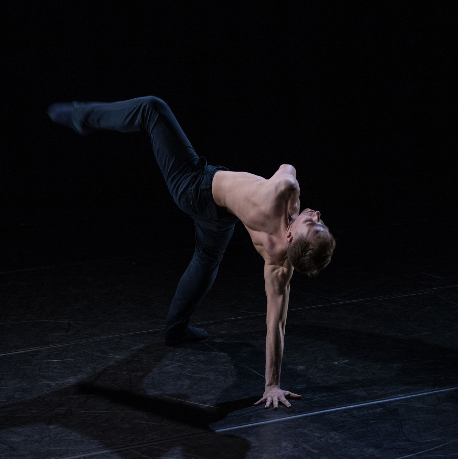 Dance artists perform Saudade as part of Joshua Beamish/MOVETHECOMPANY